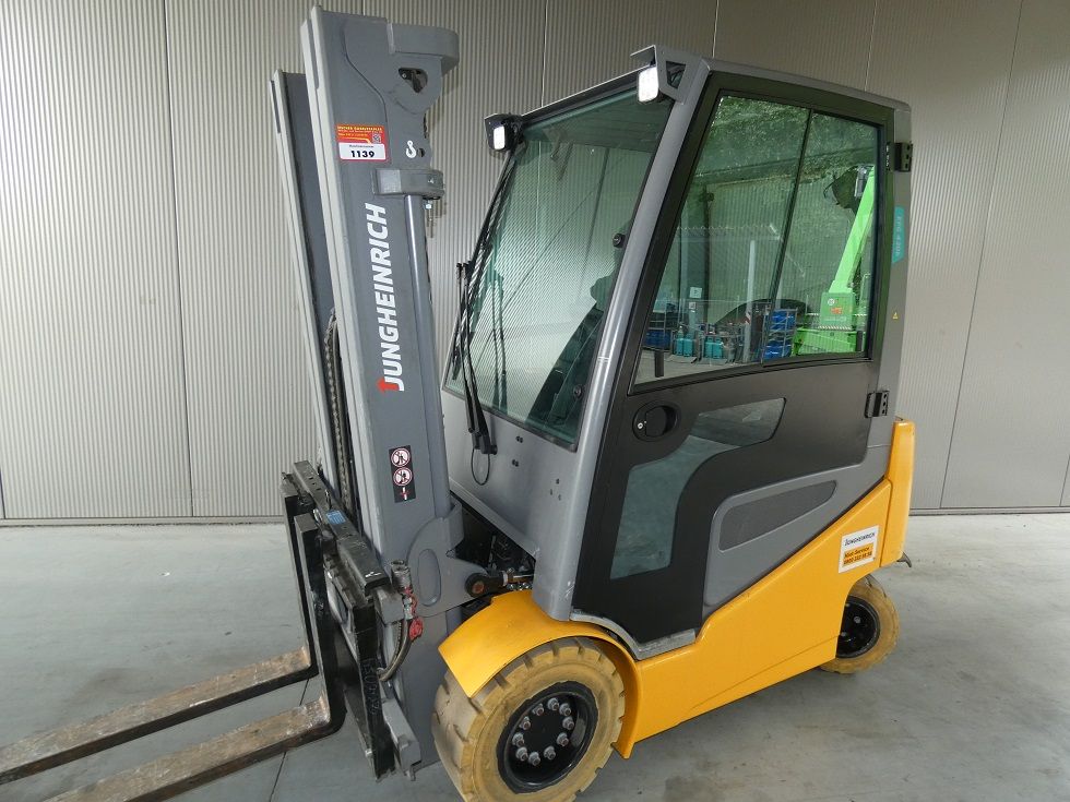 Jungheinrich EFG 430K Elektro 4 Rad-Stapler fischer-gabelstapler.de