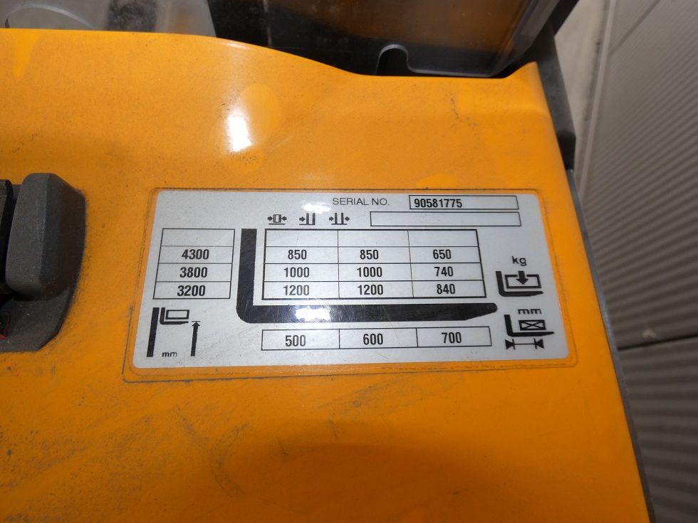 Jungheinrich EJC 212 - 430 DZ Deichselstapler fischer-gabelstapler.de