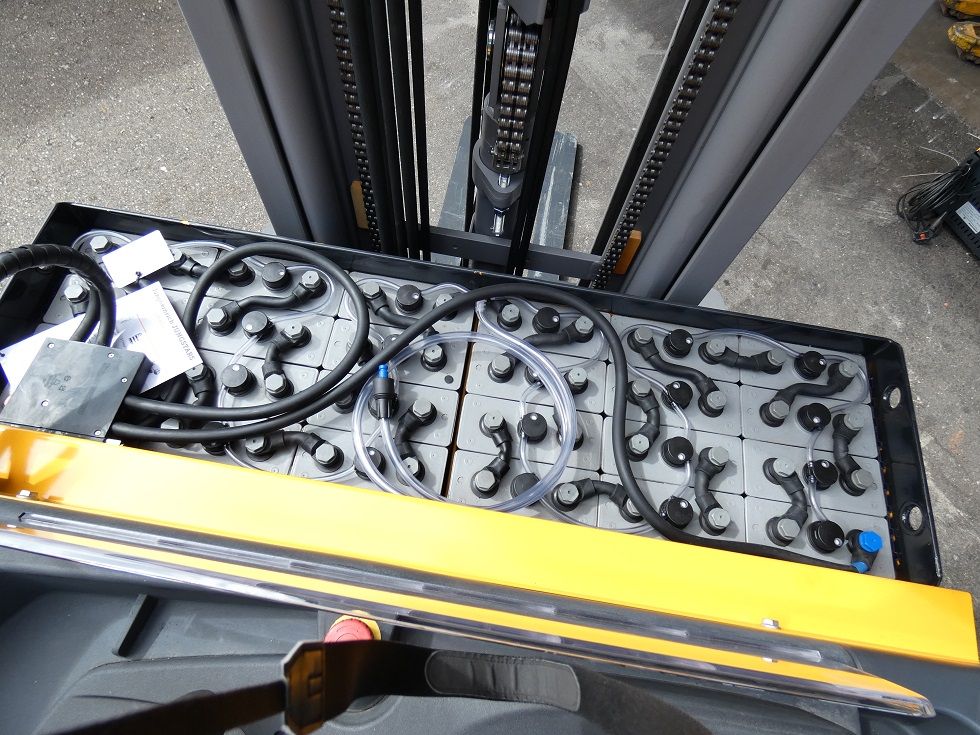 Jungheinrich EJC 212 - 430 DZ Deichselstapler fischer-gabelstapler.de