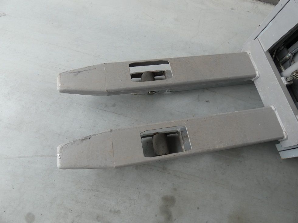 Jungheinrich EJC 212 - 430 DZ Deichselstapler fischer-gabelstapler.de