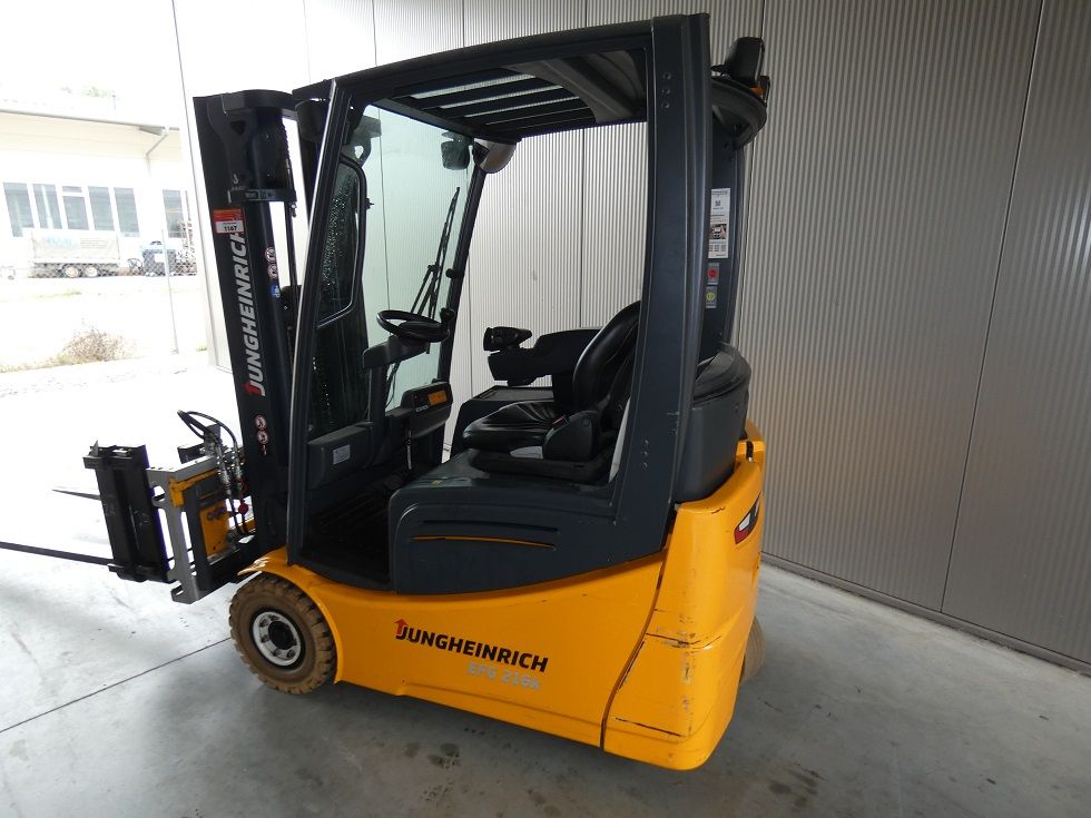 Jungheinrich EFG 216 K 440 DZ Elektro 3 Rad-Stapler fischer-gabelstapler.de