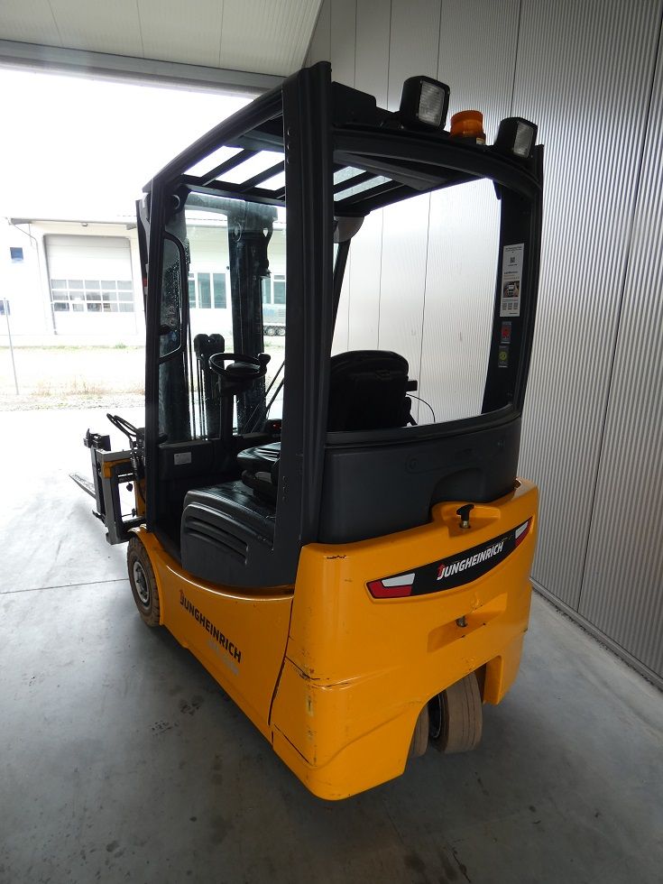 Jungheinrich EFG 216 K 440 DZ Elektro 3 Rad-Stapler fischer-gabelstapler.de