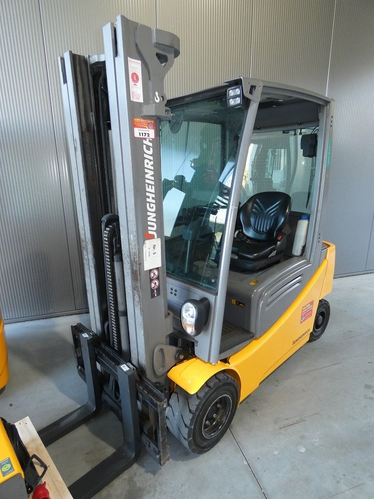 Jungheinrich EFG 320 - 464 DZ Elektro 4 Rad-Stapler fischer-gabelstapler.de