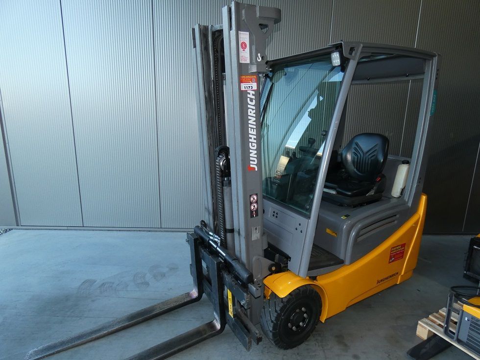 Jungheinrich EFG 216k-470DZ Elektro 3 Rad-Stapler fischer-gabelstapler.de