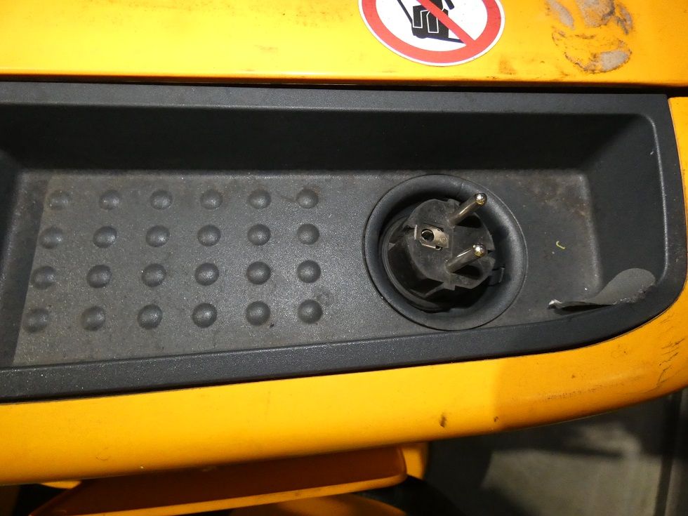 Jungheinrich EJC110 - 430DZ Deichselstapler fischer-gabelstapler.de