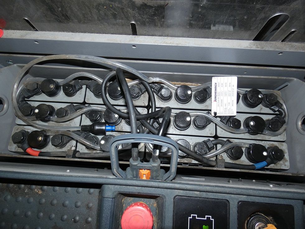 Jungheinrich EJC 212  Deichselstapler fischer-gabelstapler.de