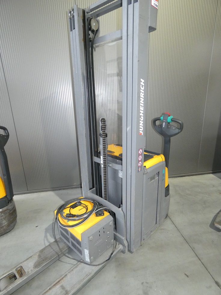 Jungheinrich EJC 212  Deichselstapler fischer-gabelstapler.de