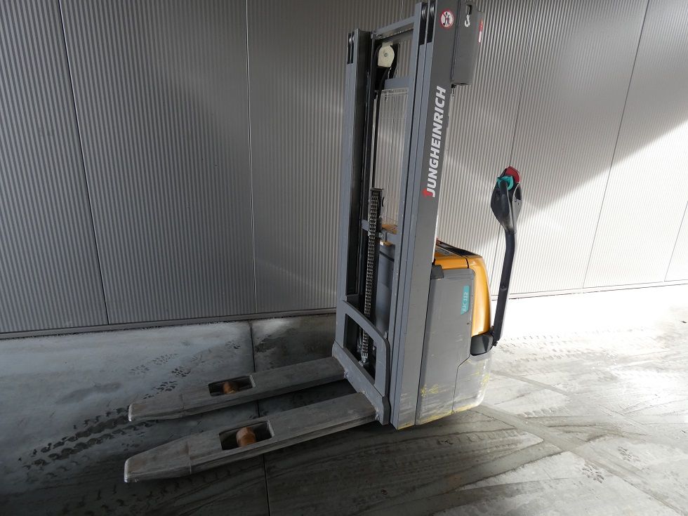 Jungheinrich EJC 112 Deichselstapler fischer-gabelstapler.de