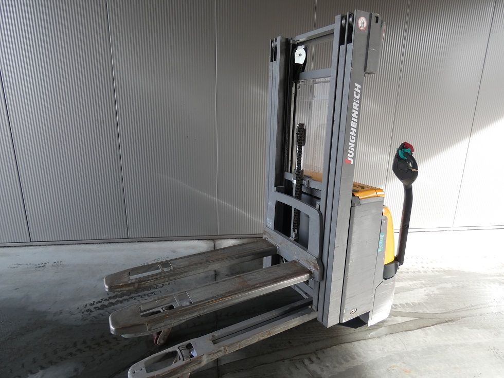 Jungheinrich EJC 112 Z  - 409 DZ Deichselstapler fischer-gabelstapler.de