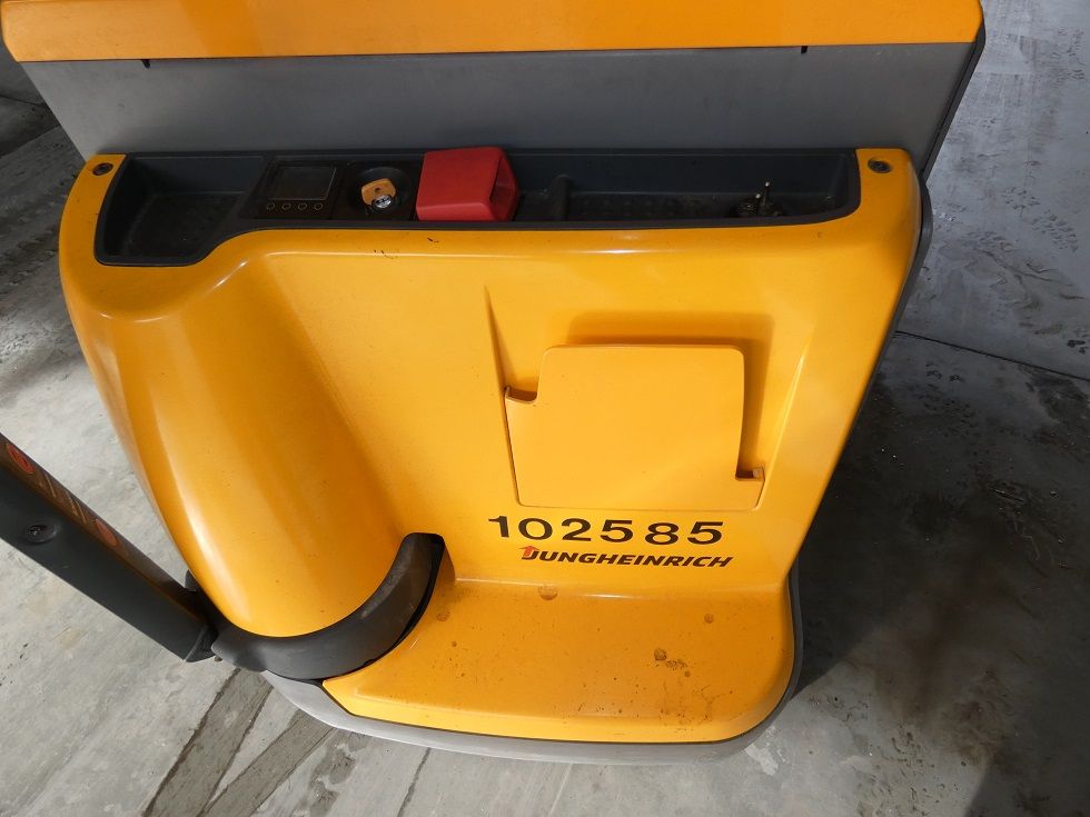 Jungheinrich EJC 112 Z  - 409 DZ Deichselstapler fischer-gabelstapler.de