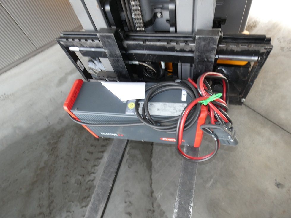 Jungheinrich EFG 220 - 464 DZ Elektro 3 Rad-Stapler fischer-gabelstapler.de