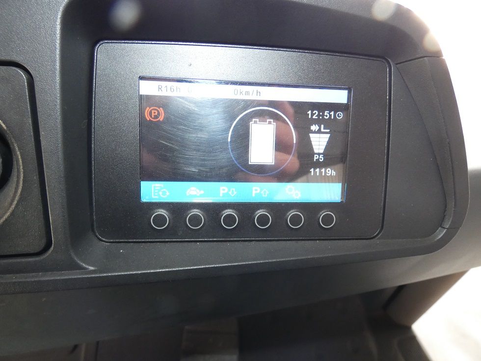 Jungheinrich EFG 220 - 464 DZ Elektro 3 Rad-Stapler fischer-gabelstapler.de