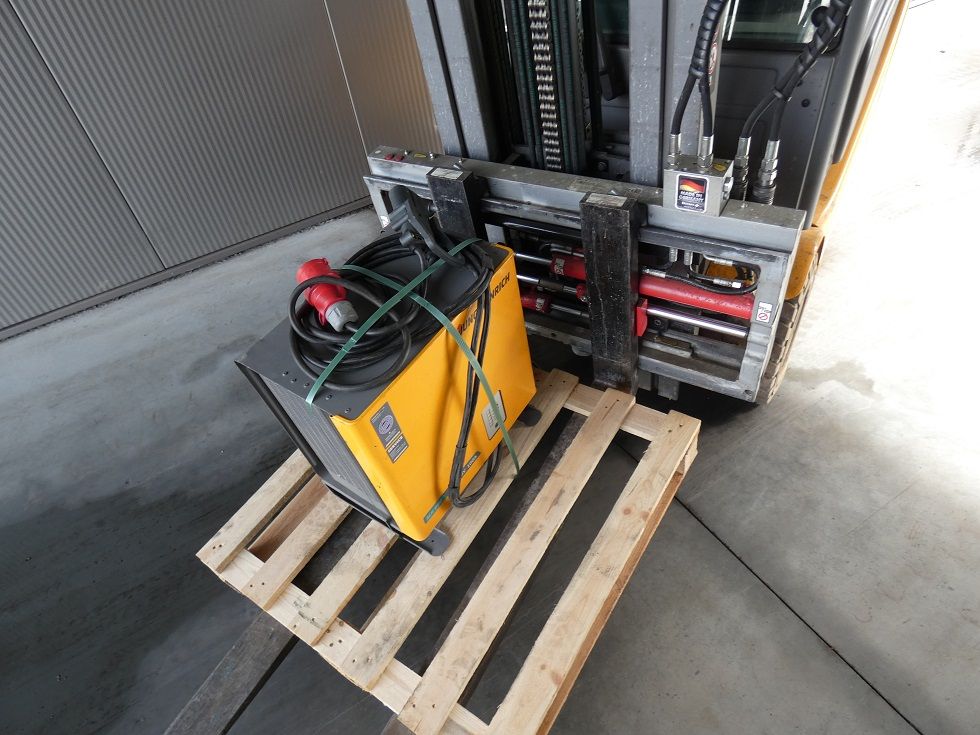 Jungheinrich EFG 216 K Elektro 3 Rad-Stapler fischer-gabelstapler.de