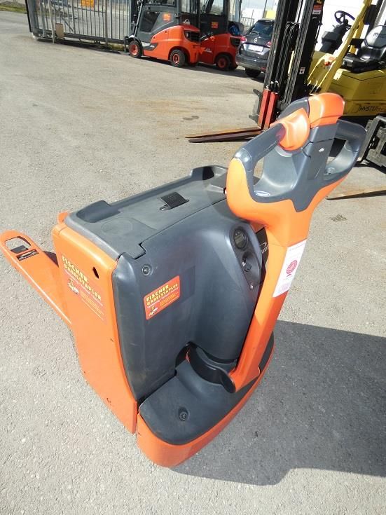 Linde T16 Niederhubwagen fischer-gabelstapler.de