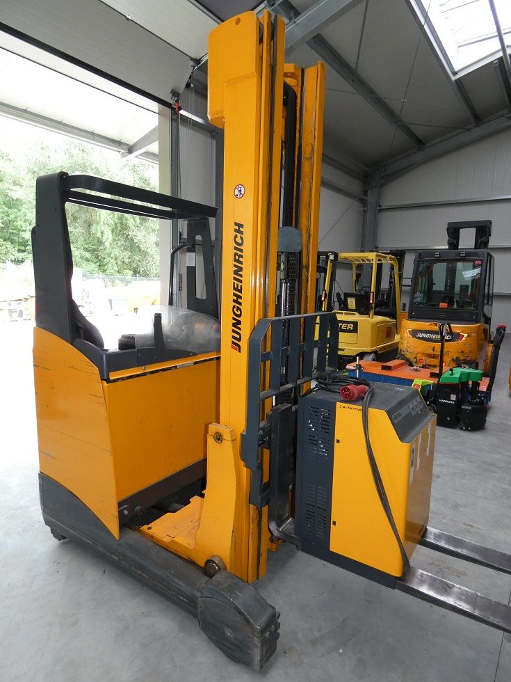 Jungheinrich ETV 214  Schubmaststapler fischer-gabelstapler.de