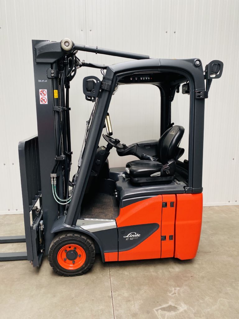 Linde-E 12-02 EVO Triplex  -Elektro 3 Rad-Stapler-www.fleischmann-foerdertechnik.de