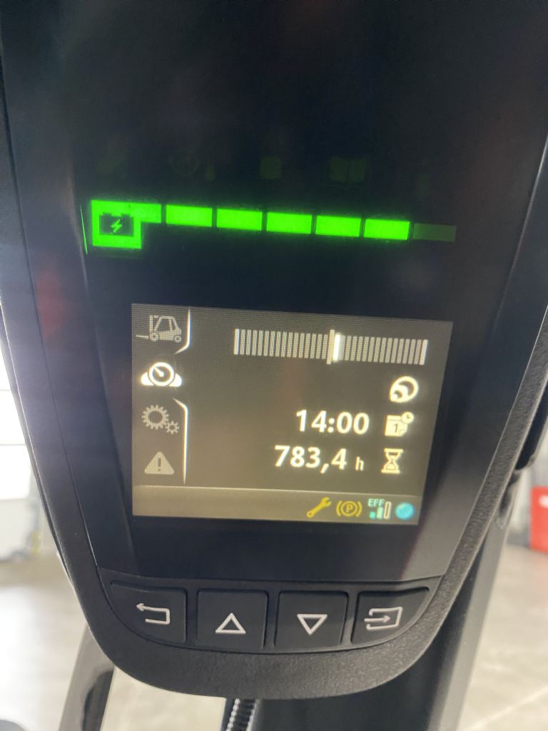 Linde-E 12-02 EVO Triplex  -Elektro 3 Rad-Stapler-www.fleischmann-foerdertechnik.de