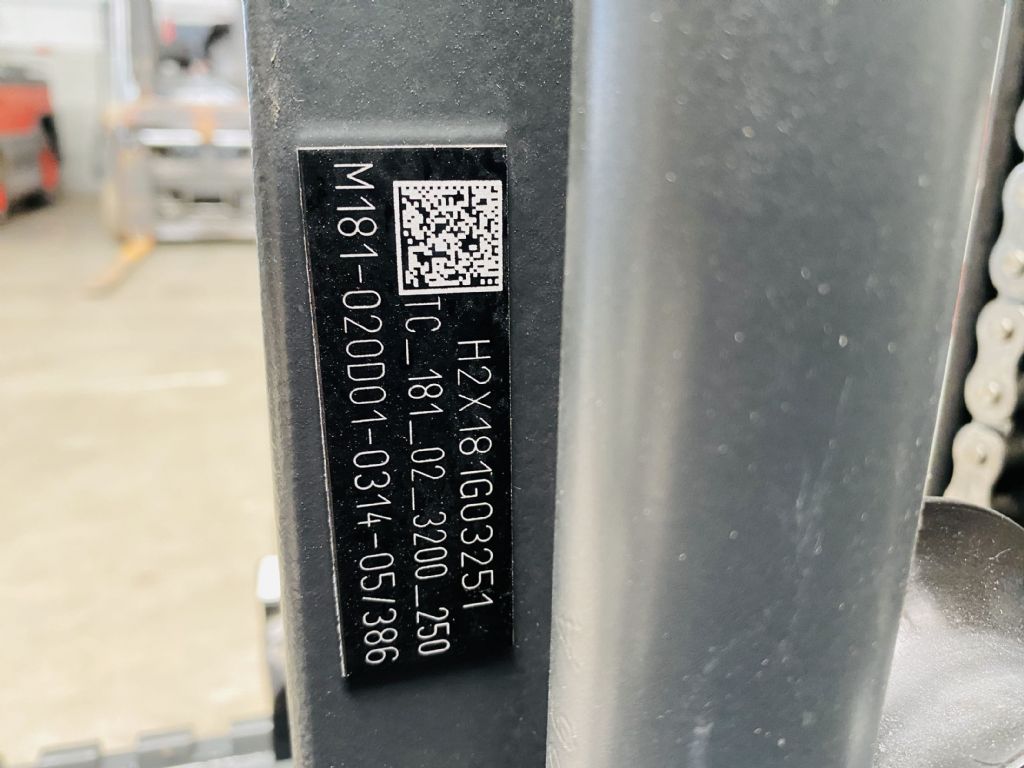 Linde-E 20 L-02 EVO Duplex DZH -Elektro 3 Rad-Stapler-www.fleischmann-foerdertechnik.de