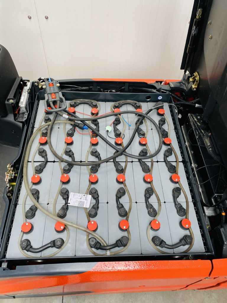 Linde-E 20 L-02 EVO Duplex DZH -Elektro 3 Rad-Stapler-www.fleischmann-foerdertechnik.de