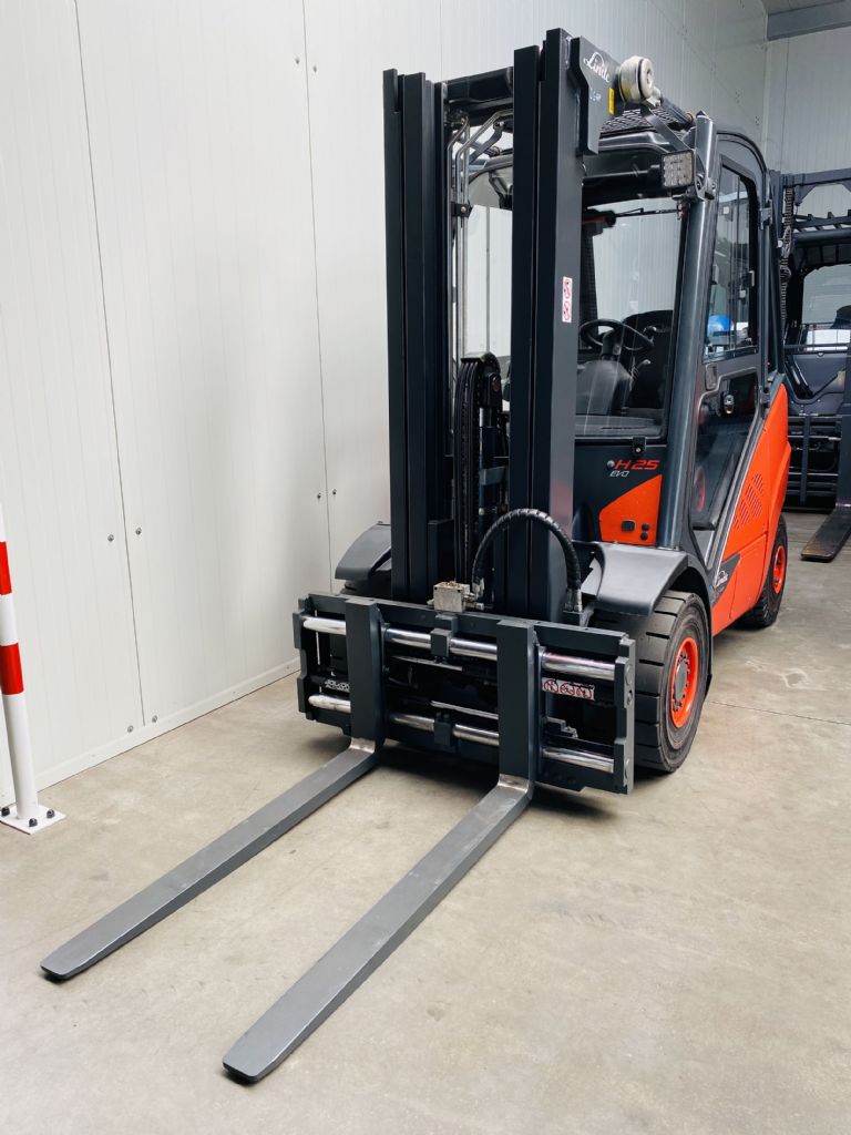 Linde-H 25 T-02/600 EVO Triplex Kabine -Treibgasstapler-www.fleischmann-foerdertechnik.de