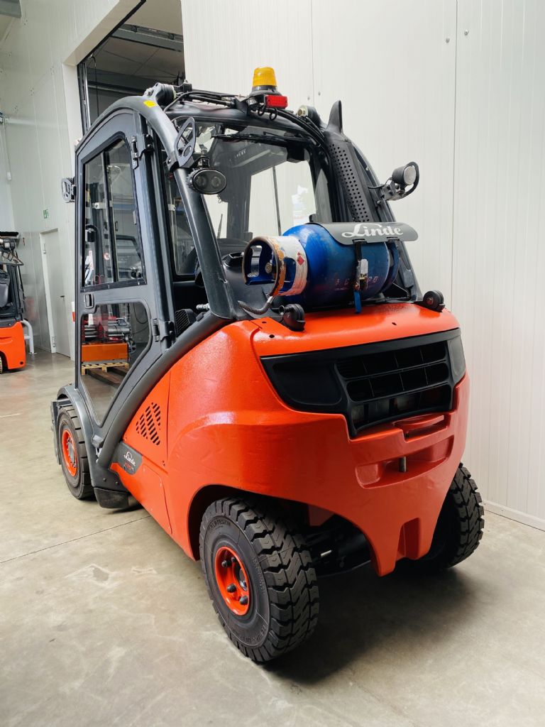 Linde-H 25 T-02/600 EVO Triplex Kabine -Treibgasstapler-www.fleischmann-foerdertechnik.de