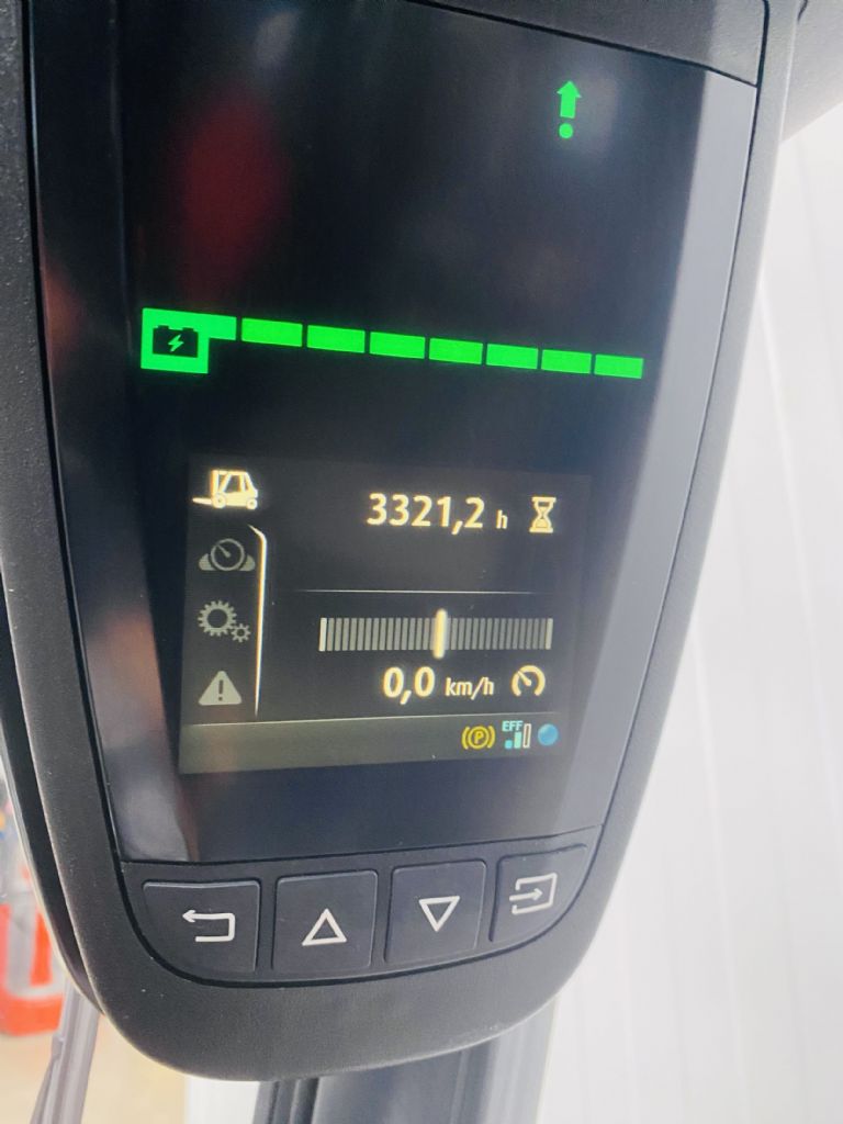 Linde-E 25 L-01 Triplex ZVG-Elektro 4 Rad-Stapler-www.fleischmann-foerdertechnik.de