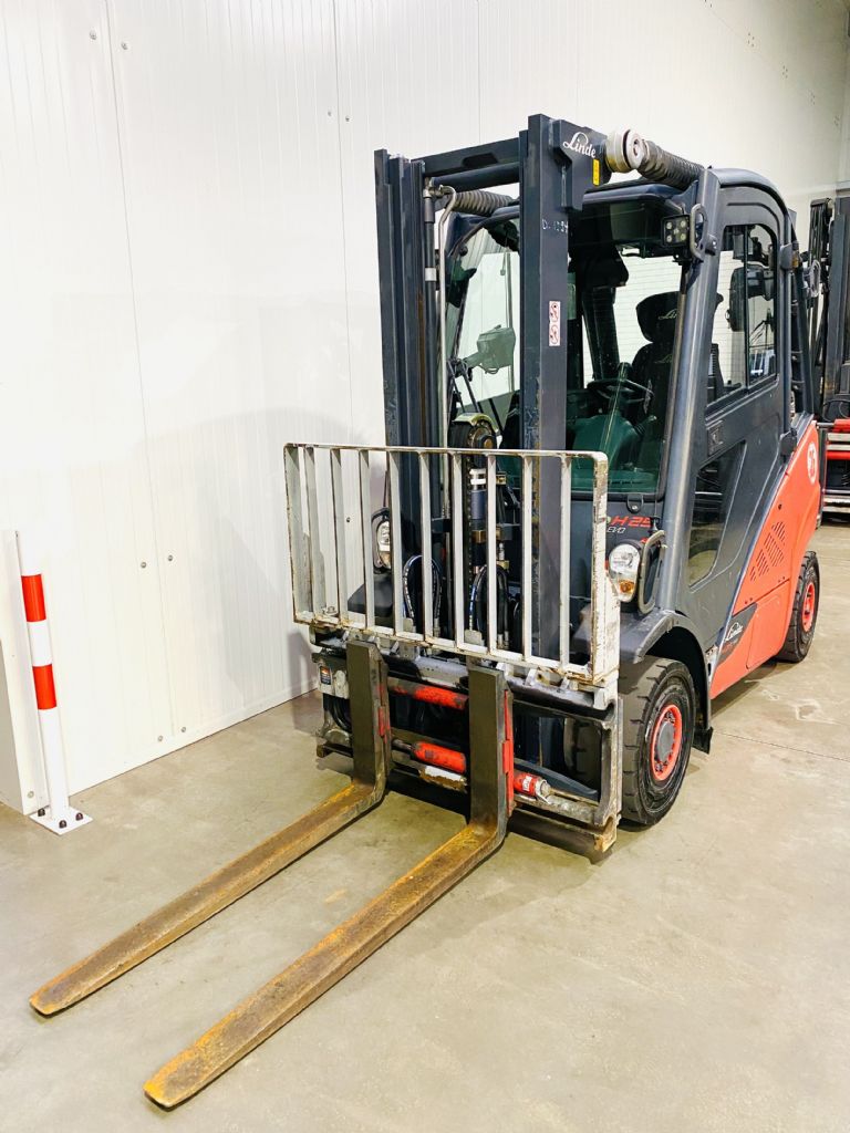 Linde-H 25 D-02 EVO Kabine STVO VERMIETET -Dieselstapler-www.fleischmann-foerdertechnik.de