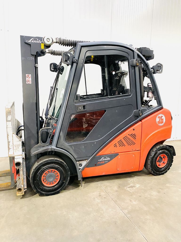 Linde-H 25 D-02 EVO Kabine STVO VERMIETET -Dieselstapler-www.fleischmann-foerdertechnik.de