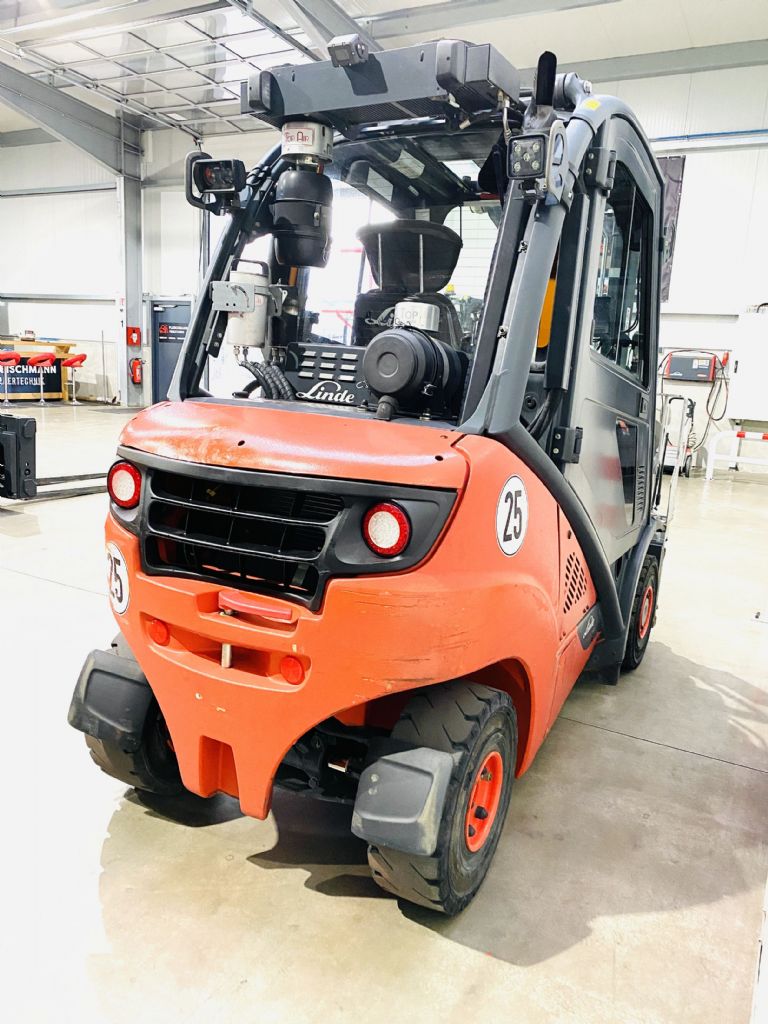 Linde-H 25 D-02 EVO Kabine STVO-Dieselstapler-www.fleischmann-foerdertechnik.de