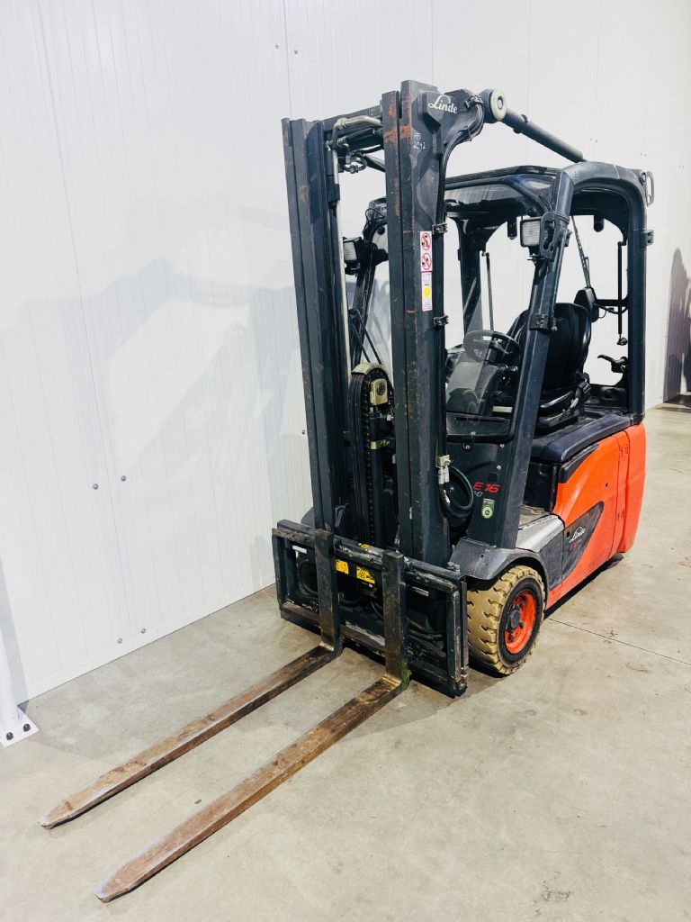 Linde-E 16 C-02 EVO Triplex   -Elektro 3 Rad-Stapler-www.fleischmann-foerdertechnik.de