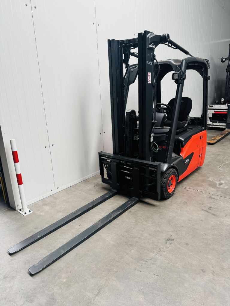 Linde-E 16-02 EVO Triplex -Elektro 3 Rad-Stapler-www.fleischmann-foerdertechnik.de