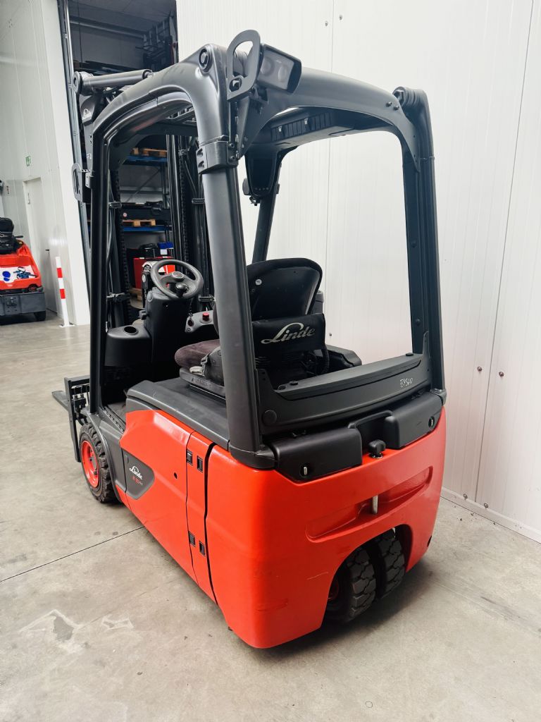 Linde-E 16-02 EVO Triplex -Elektro 3 Rad-Stapler-www.fleischmann-foerdertechnik.de