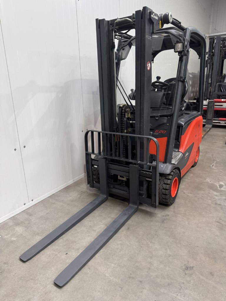 Linde-E 20 PH-02 EVO Triplex -Elektro 4 Rad-Stapler-www.fleischmann-foerdertechnik.de