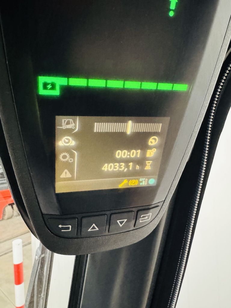 Linde-E 16-02 EVO Triplex Teilkabine STVO Batterie Bj.22-Elektro 3 Rad-Stapler-www.fleischmann-foerdertechnik.de