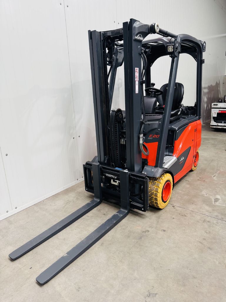 Linde-E 20 PH-02 EVO Triplex -Elektro 4 Rad-Stapler-www.fleischmann-foerdertechnik.de