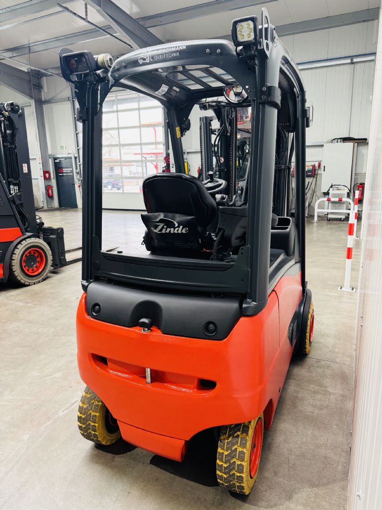 Linde-E 20 PH-02 EVO Triplex -Elektro 4 Rad-Stapler-www.fleischmann-foerdertechnik.de