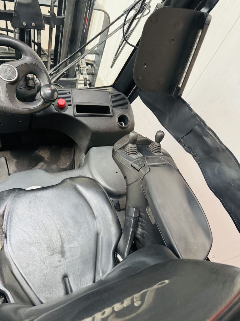 Linde-E 18-02 EVO Triplex ZVG  -Elektro 3 Rad-Stapler-www.fleischmann-foerdertechnik.de