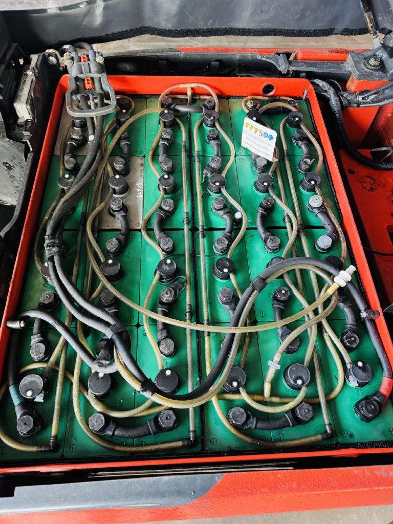 Linde-E 18-02 EVO Triplex ZVG  -Elektro 3 Rad-Stapler-www.fleischmann-foerdertechnik.de