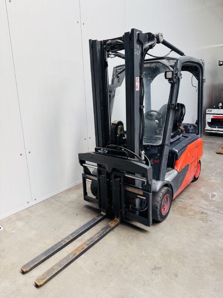 Linde-E 16 P-02 EVO Triplex -Elektro 4 Rad-Stapler-www.fleischmann-foerdertechnik.de