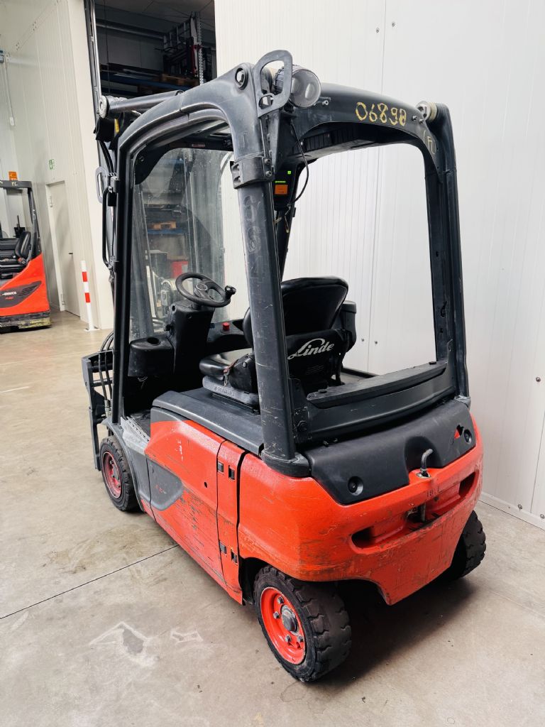 Linde-E 16 P-02 EVO Triplex -Elektro 4 Rad-Stapler-www.fleischmann-foerdertechnik.de