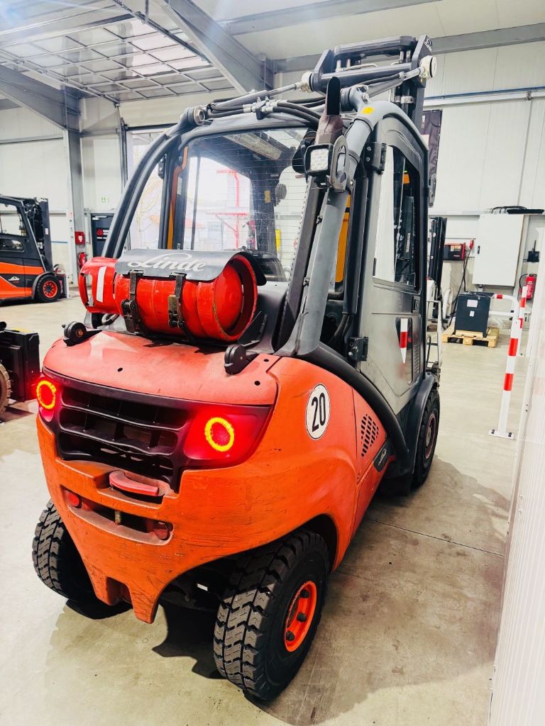 Linde-H 30 T-02 EVO Triplex STVO-Treibgasstapler-www.fleischmann-foerdertechnik.de