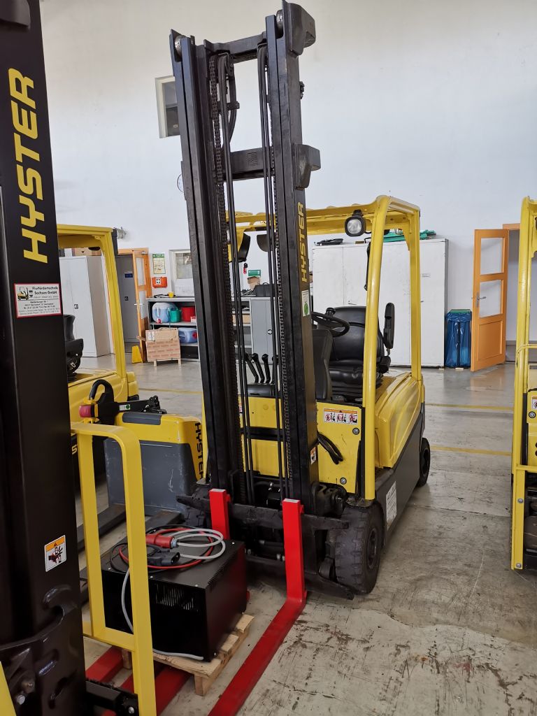 Hyster J1.6XN Elektro 4 Rad-Stapler flurfoerdertechnik-sachsen.de