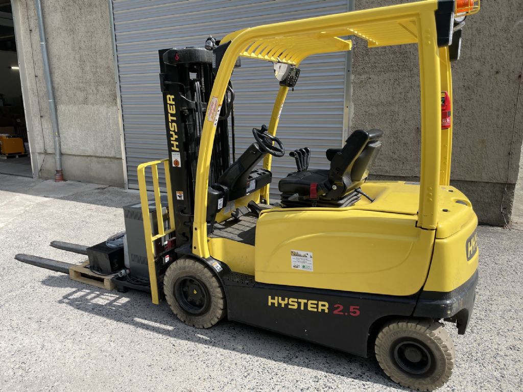 Hyster J2.5XN Elektro 4 Rad-Stapler flurfoerdertechnik-sachsen.de