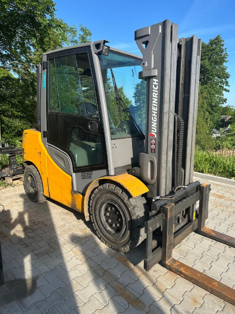 Jungheinrich TFG550s LPG Forklifts www.fm-foerdertechnik.com