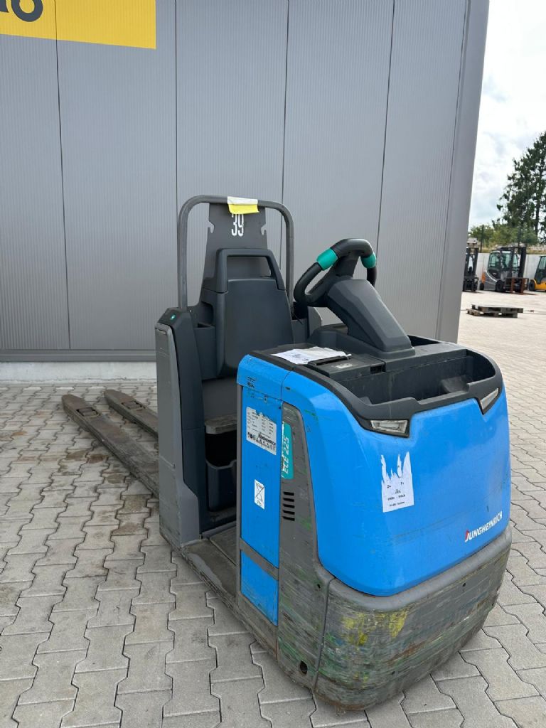 Jungheinrich ECE225 240-51 Niederhubkommissionierer www.fm-foerdertechnik.com