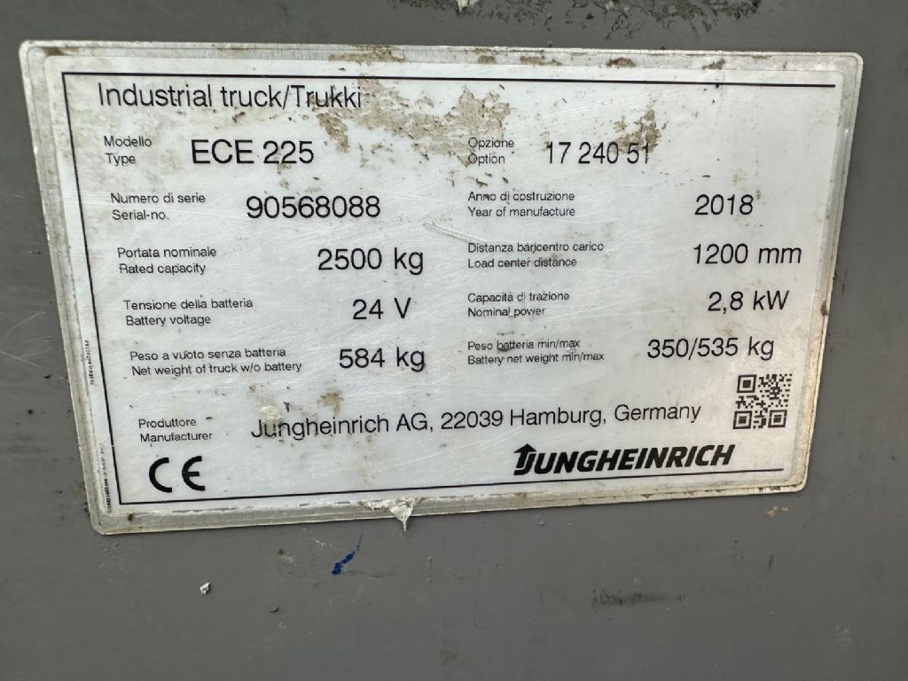 Jungheinrich ECE225 240-51 Low Level Order Picker www.fm-foerdertechnik.com Jungheinrich ECE225 240-51 Low Level Order Picker www.fm-foerdertechnik.com