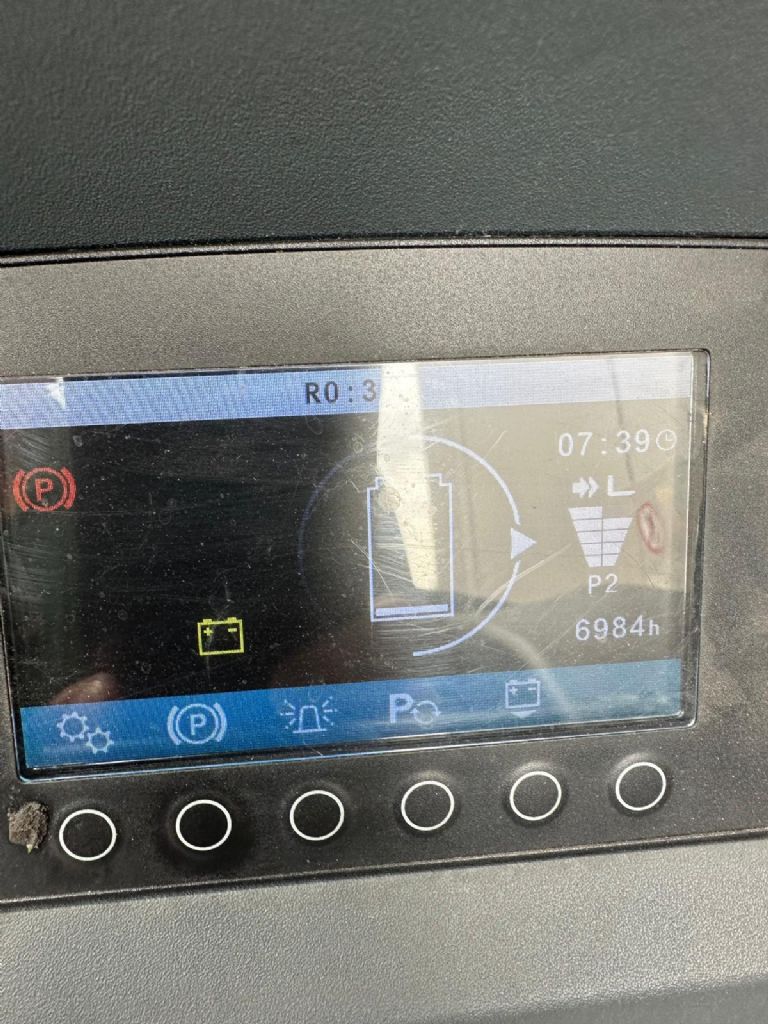 Jungheinrich ETV110 Schubmaststapler www.fm-foerdertechnik.com Jungheinrich ETV110 Schubmaststapler www.fm-foerdertechnik.com