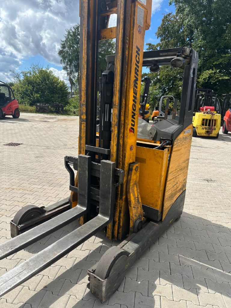 Jungheinrich ETV320 Reach Truck www.fm-foerdertechnik.com