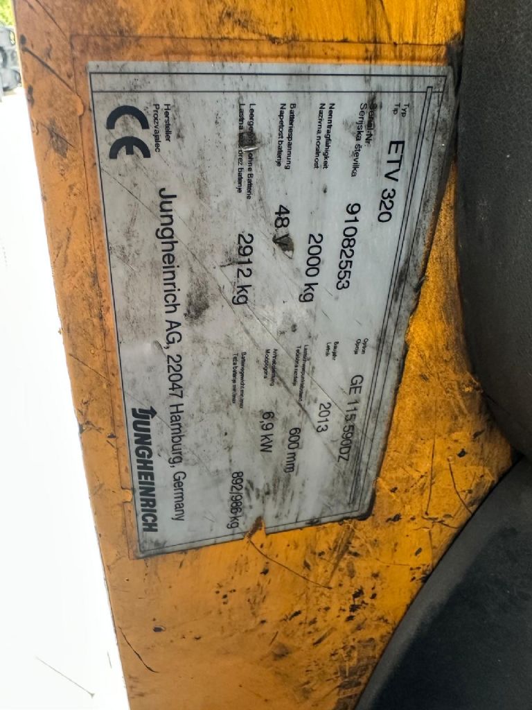 Jungheinrich ETV320 Schubmaststapler www.fm-foerdertechnik.com Jungheinrich ETV320 Schubmaststapler www.fm-foerdertechnik.com