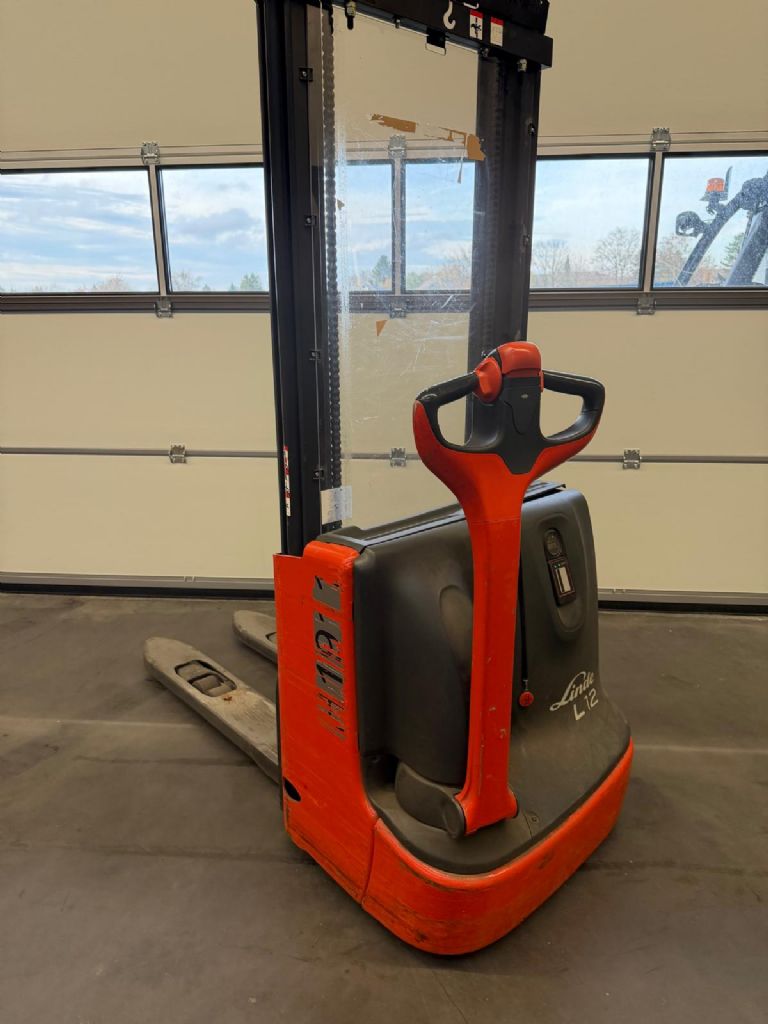 Linde L12 High Lift stacker www.fm-foerdertechnik.com